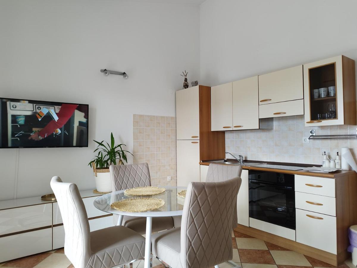 Proto Apartment *