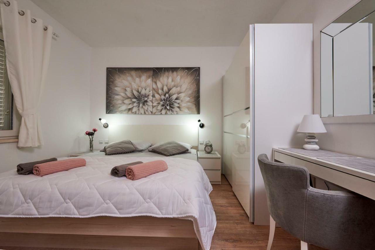 Proto Apartment